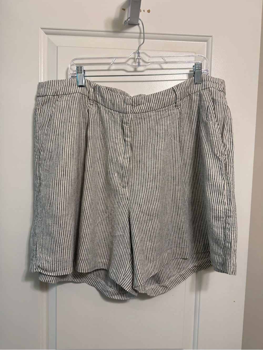 Old Navy Vertical Stripe High-Rise Linen Shorts — Black & White